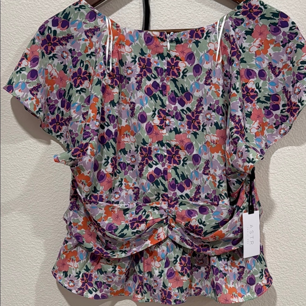 ASTR the Label Pink and Purple Ruched Puff Sleeve Blouse - Picture 7 of 9